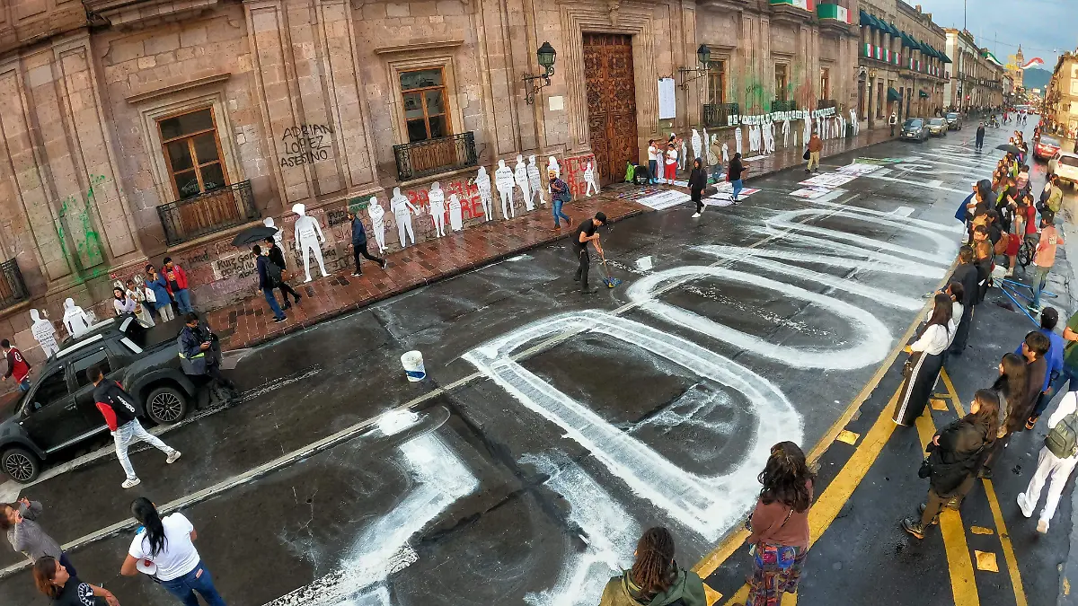 Familiares de personas desaparecidad en intervención artística